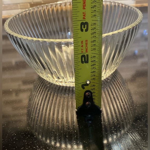 Vintage Clear Ribbed Dessert/Fruit Bowl Ribbed Glass Bowl - Picture 6 of 7